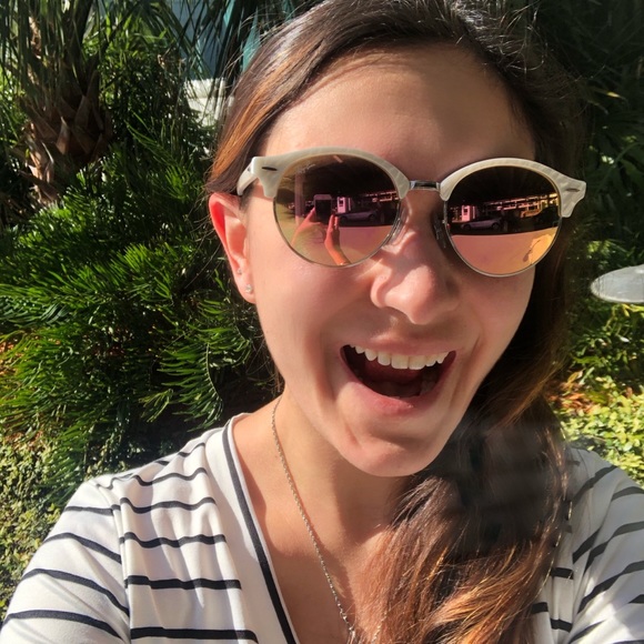 Meet your Posher, Makenna - Picture 2 of 2